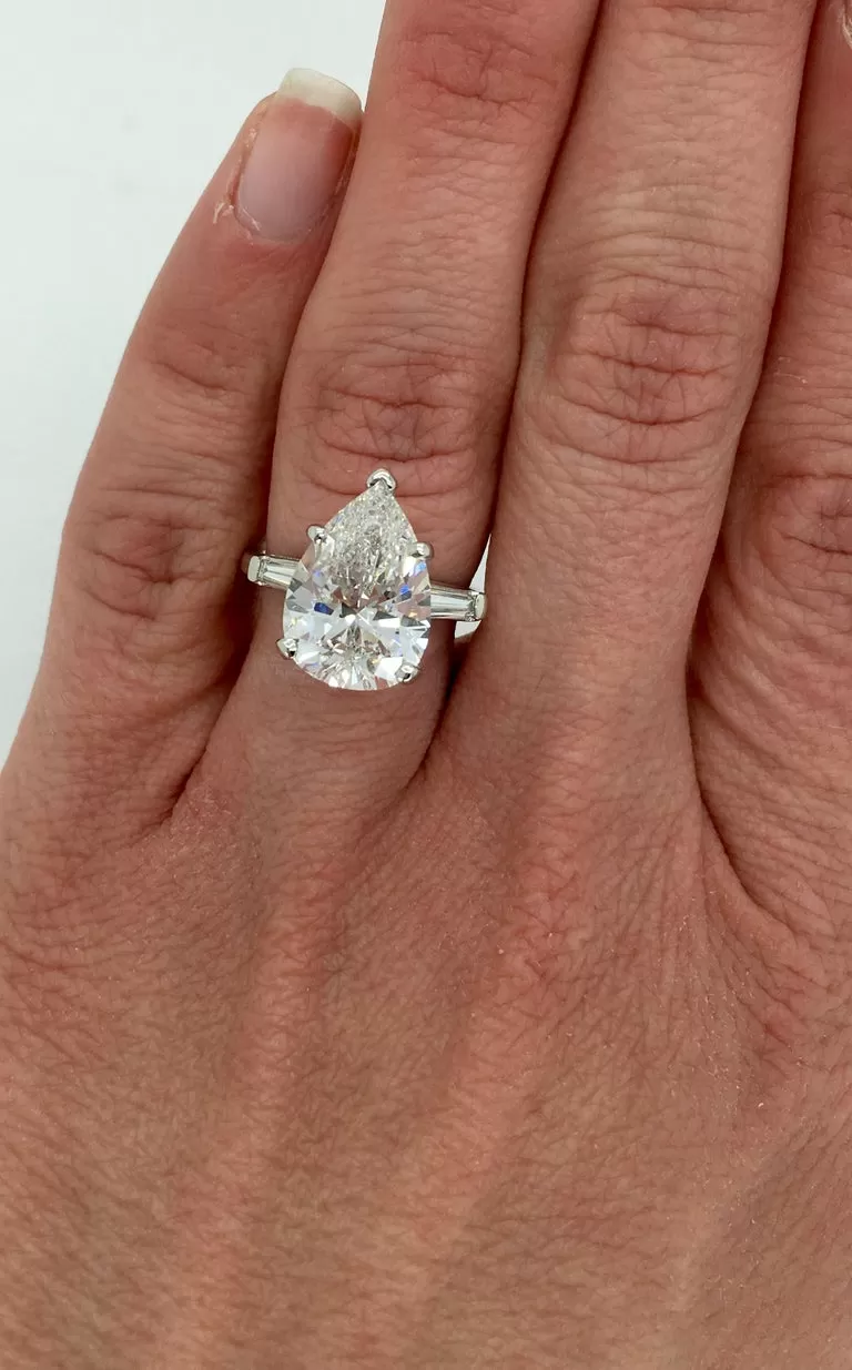 best lab created diamond engagement ring $2500